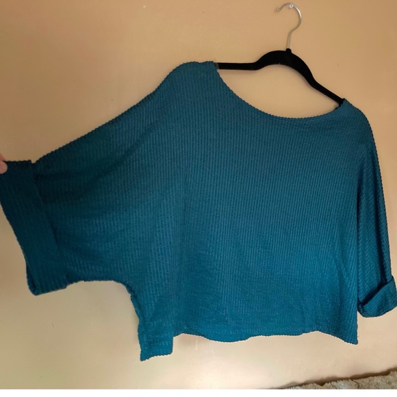 Cropped Sweater - Picture 4 of 6